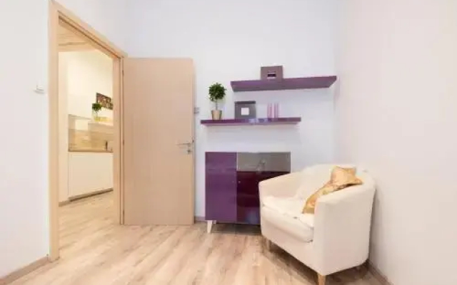 Standard Apartment by Hi5 - West End Center