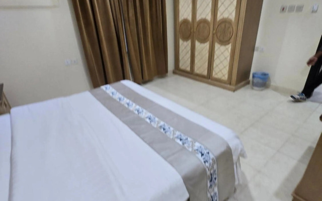 Makarim Najd 4