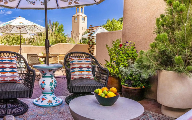 Piñon Court By La Fonda