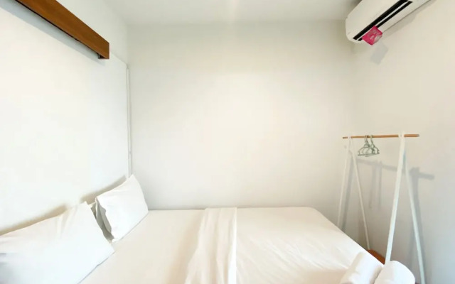 Modern And Homey Studio At Grand Kamala Lagoon Apartment