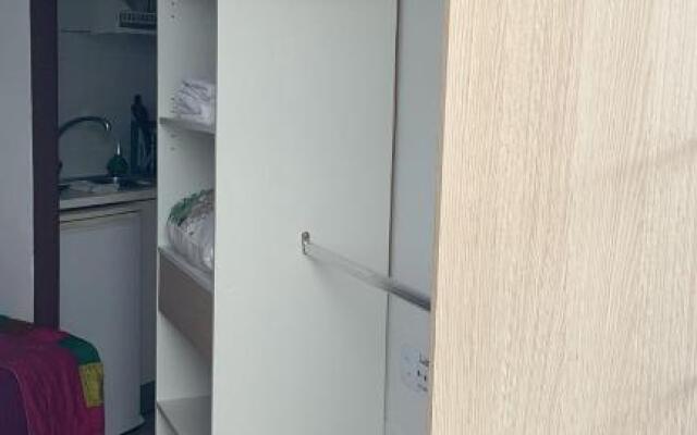 GoBeach Small studio 8sq completely independent