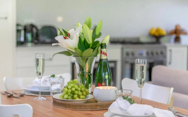 Banyula Annex - stylish and contemporary retreat