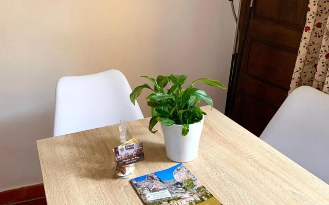 le 1835, studio rouge-Corail