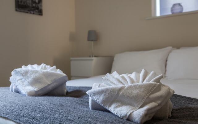 1 Willows Apartment
