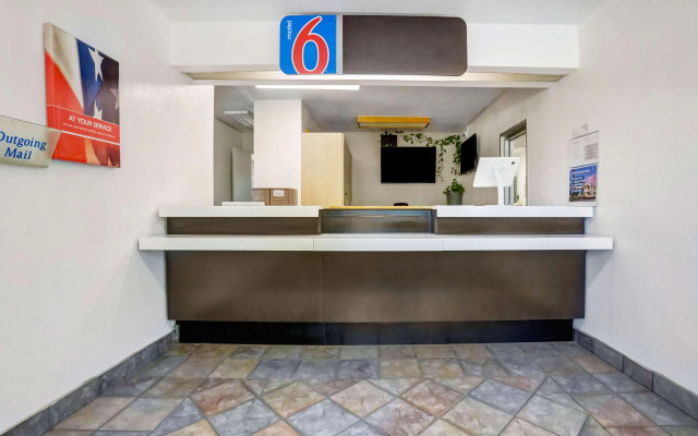 Motel 6 Red Bluff, CA