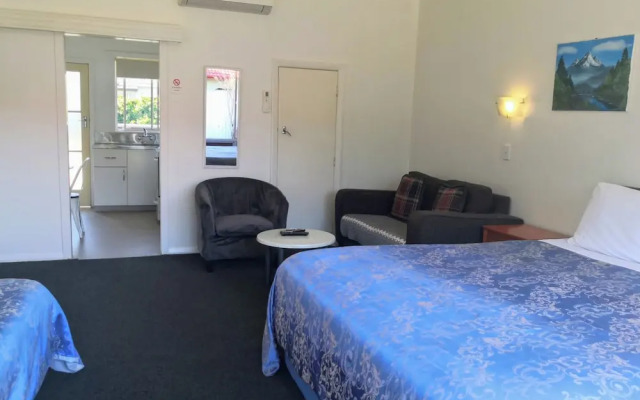 Cambrian Lodge Motel