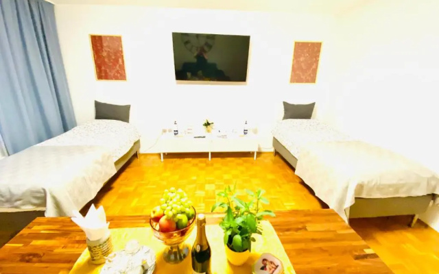 Welcome to Messe!!-Apartment&Balcony
