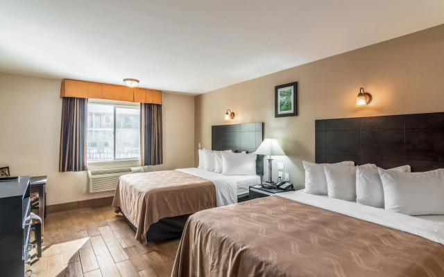 Quality Inn & Suites near Downtown Bakersfield