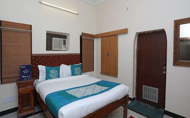 OYO 9900 Hotel Pioneer Plaza