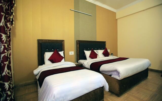 OYO 13326 Gupta Palace