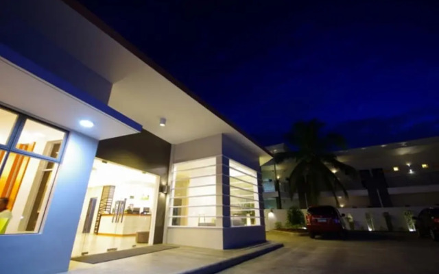 Yhotel