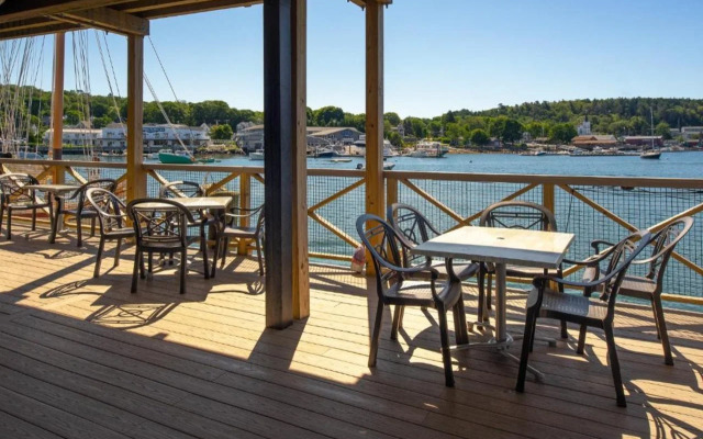 Fishermans Wharf Inn