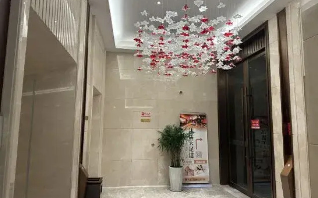 Ying Shan Hong Jinling Grand Hotel