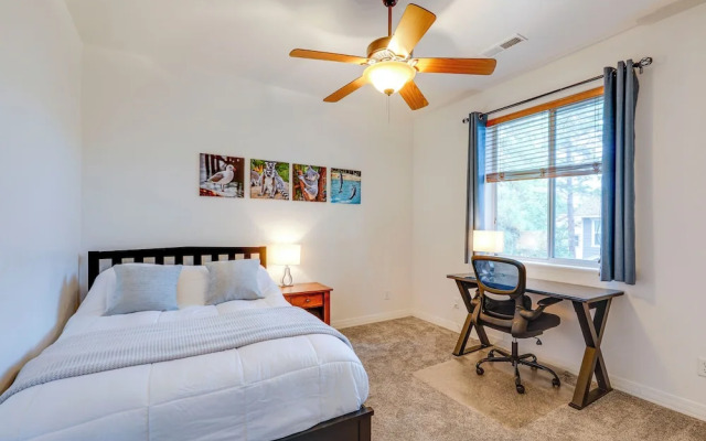 Spacious Flagstaff Townhome: 3 Mi to Downtown!