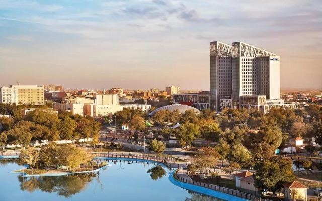 Park Mall Hotel & Conference Center