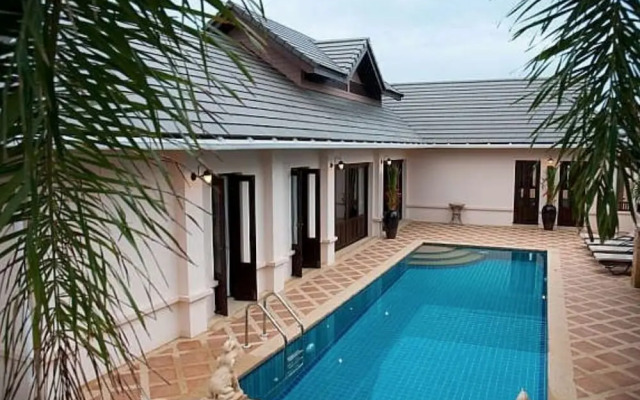 4 Bedroom Private Bali Style Villa HH1