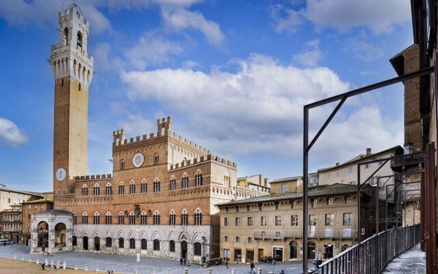 The Balcony Suite -Piazza del Campo View