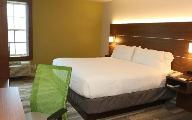Holiday Inn Express Hotel & Suites Phoenix-Airport by IHG