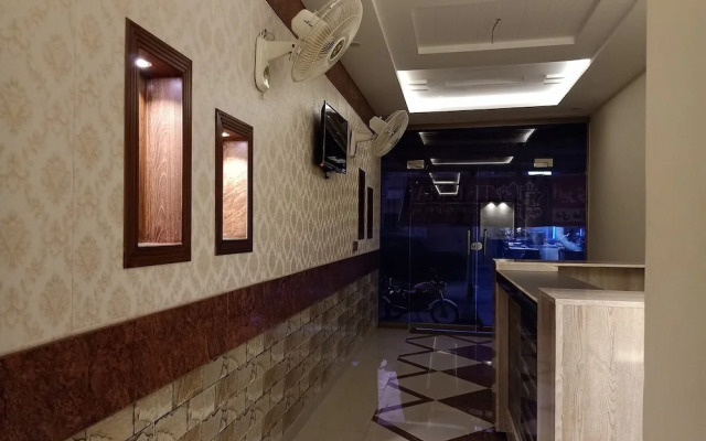 The Mall Luxury Guest House