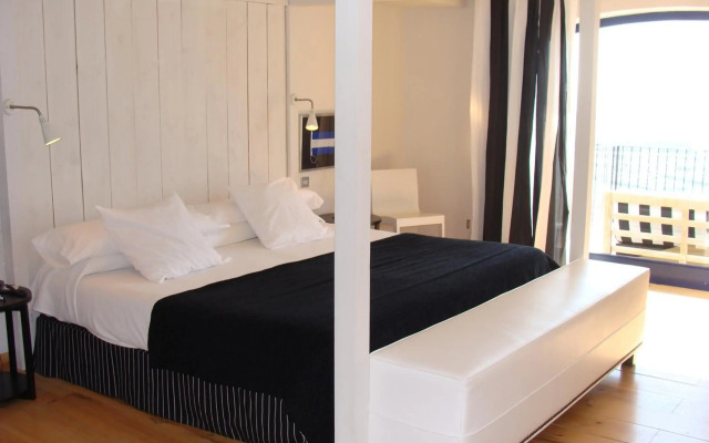 Hotel Trias
