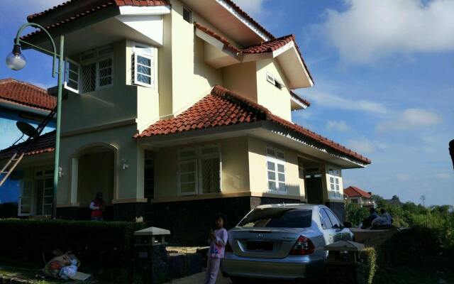 Villa Tamie Bumi Ciherang