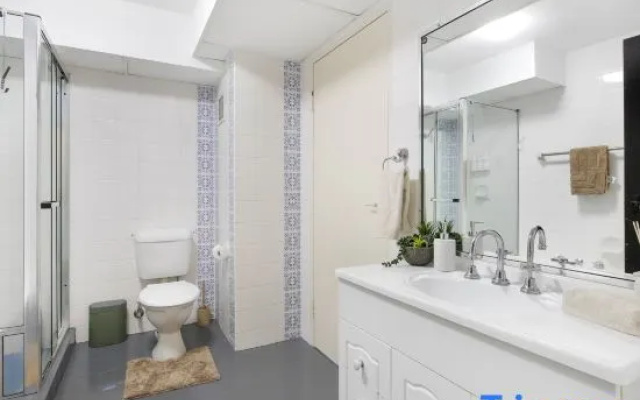 Salt & Sky Arcade- Sleeps 12 – Bathroom – Gold Coast