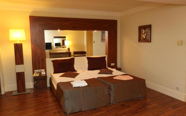 Meder Resort Hotel