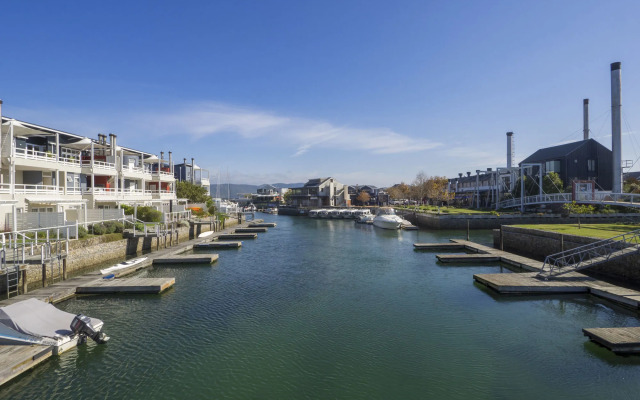 Thesen Islands Holiday House