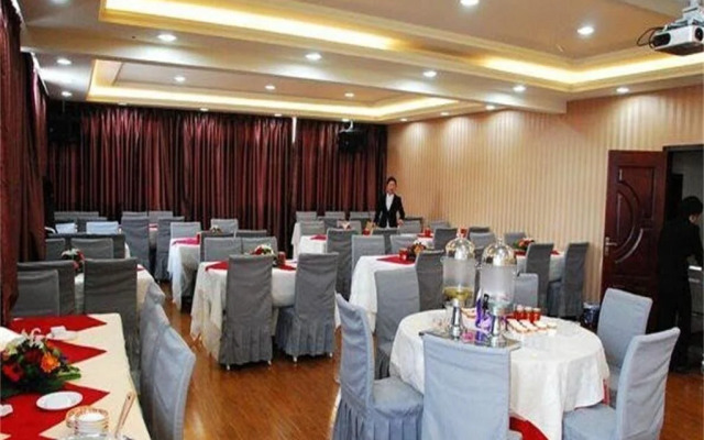 Xichang Xiaoding Business Hotel