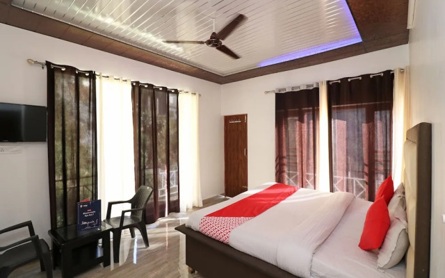 OYO 24137 Hotel Himalayan Village