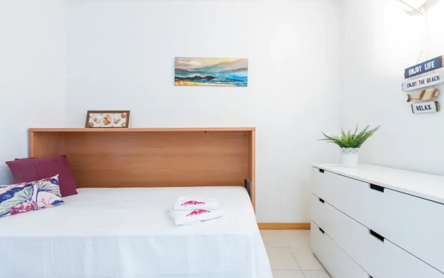 Apartment in Empuriabrava With Canal Views