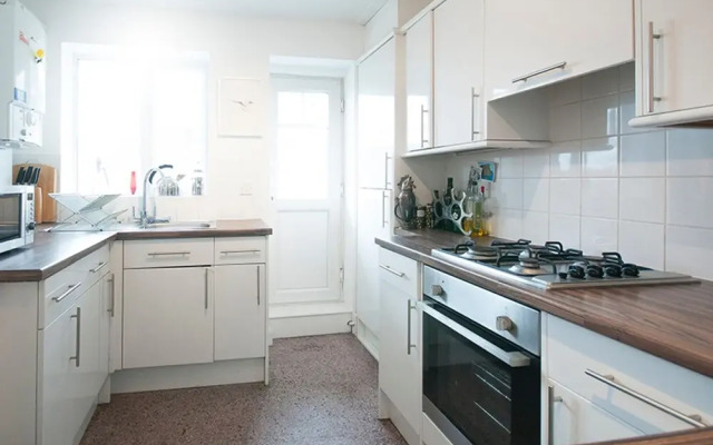 Spacious Apartment Close to City Centre & Stadiums