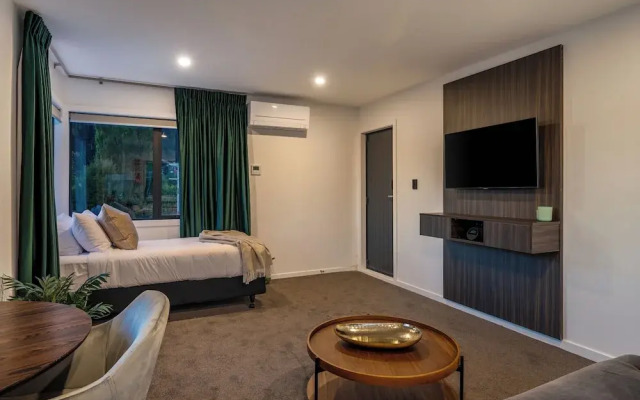 Luxe Suites and Apartments