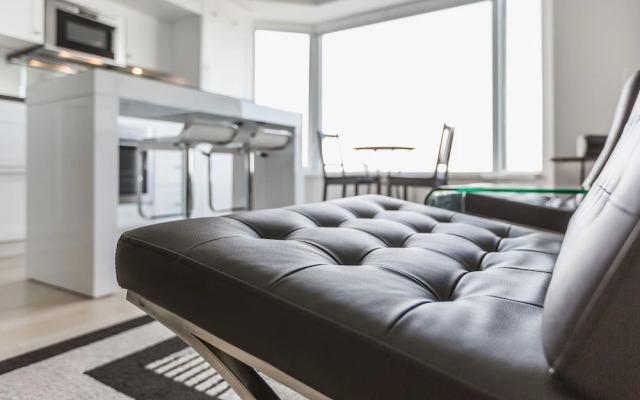 QuickStay - Chic in Yorkville (Yonge & Bloor)