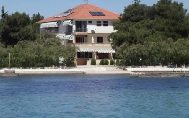 Apartments & Camp Malenica