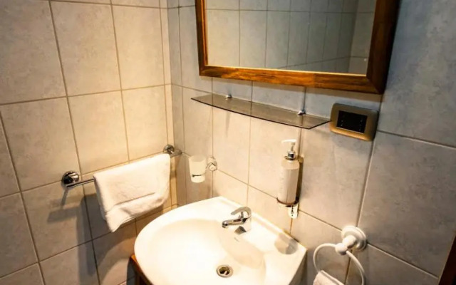 Patagonia Baker Lodge