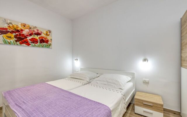 Pool And Garden Apartment Happy Sound