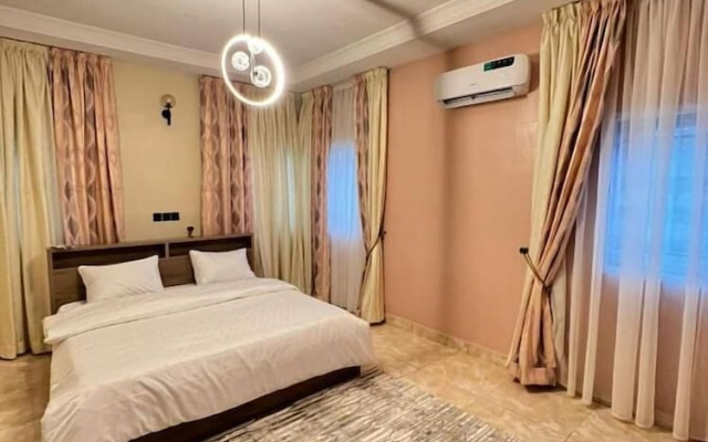 Pinkish By Riava Bed & Breakfast Abuja