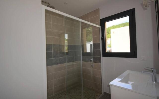 Maison Ruoms, 5 pièces, 8 personnes - FR-1-382-149
