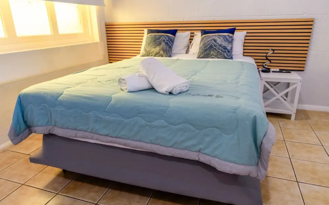 Innisfail Riverfront Motel – Guest Rooms – Innisfail