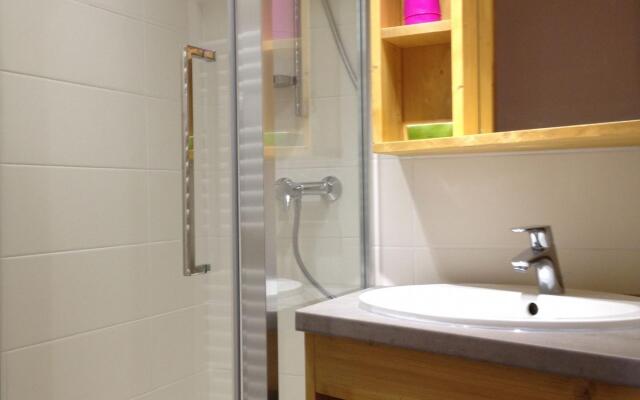 Spacious Apartment in Meribel near Ski Lift