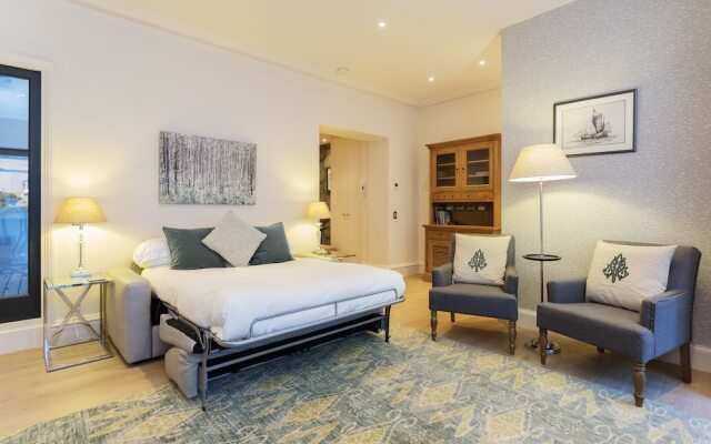 Veeve - Redcliffe Retreat