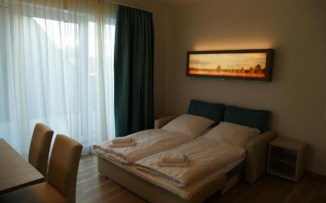 Meyn's Apartments & Hotel
