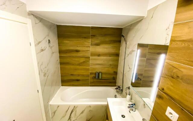 Serene Ambiance 1 BR Apartment with private parking and terrace