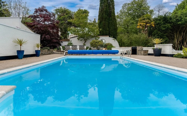 Stunning, Contemporary 1 Bedroom En-suite Annexe