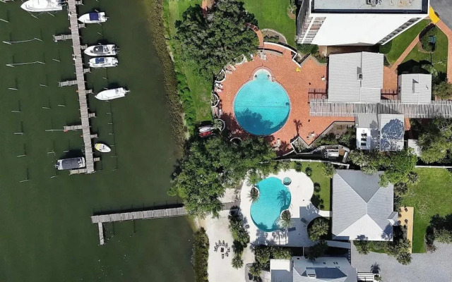 Shipwatch Surf & Yacht Club D502