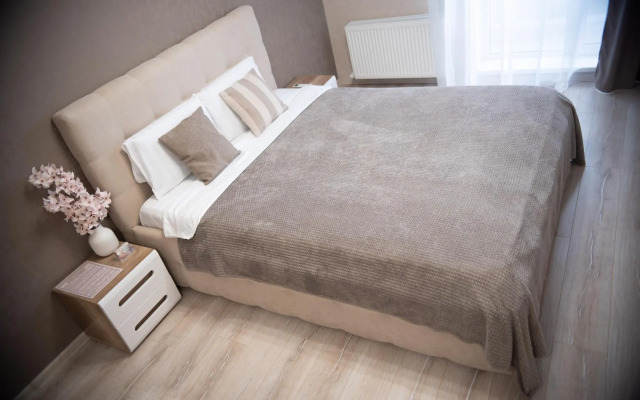 Апартаменты на проспекте Героев Отечества 4А