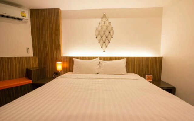 Dragon River Avenue Hotel