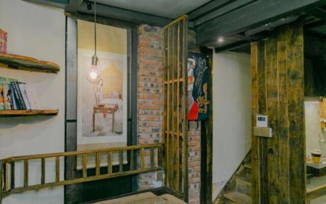 Baijuyi Art Hotel