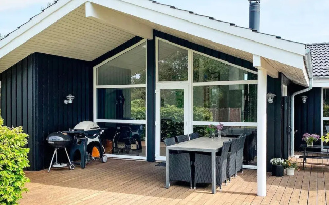 6 Person Holiday Home in Hals